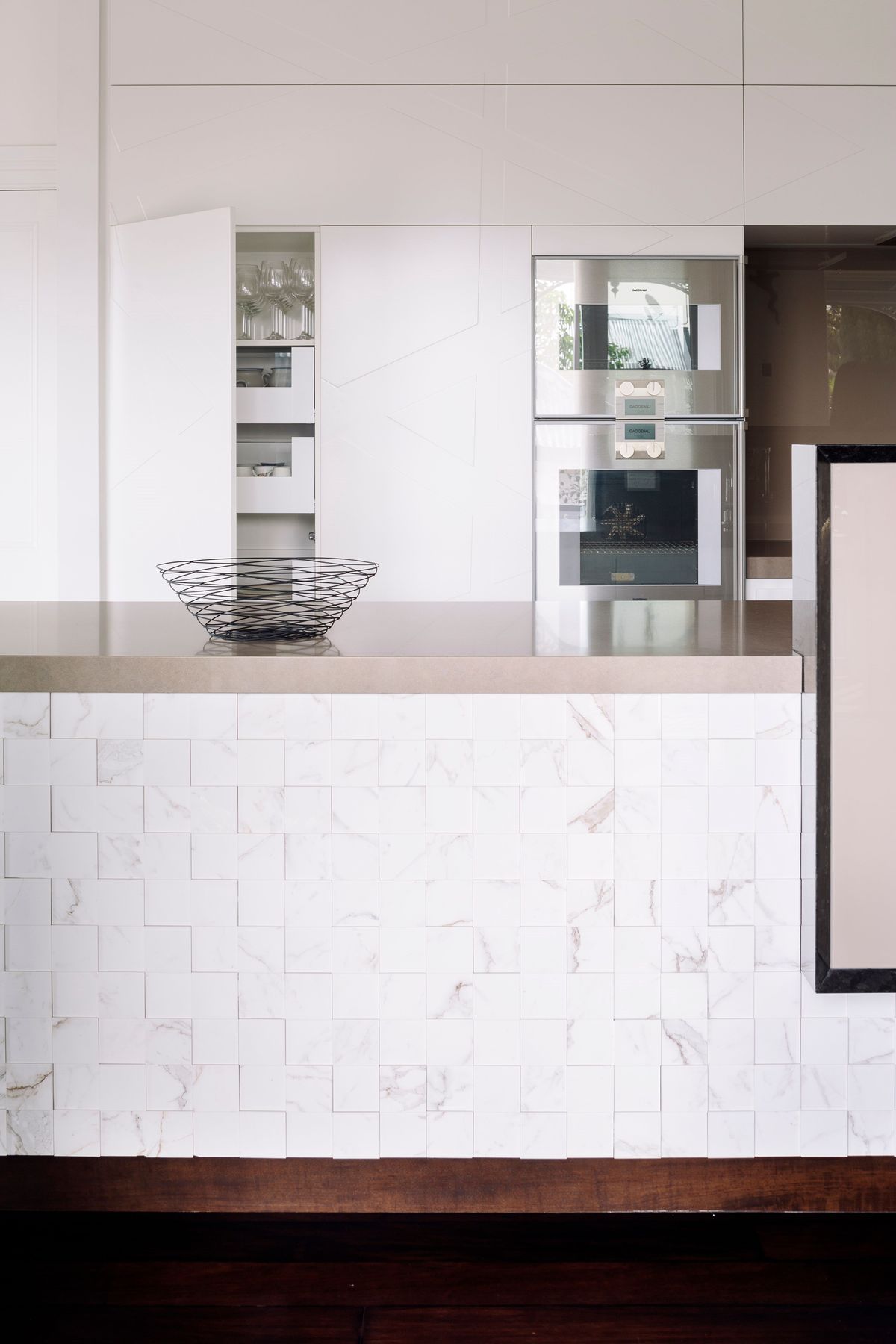 Freemans Bay Kitchen design by Natalie Du Bois of Du Bois Designer Kitchens and Interiors Photo by Simon Wilson