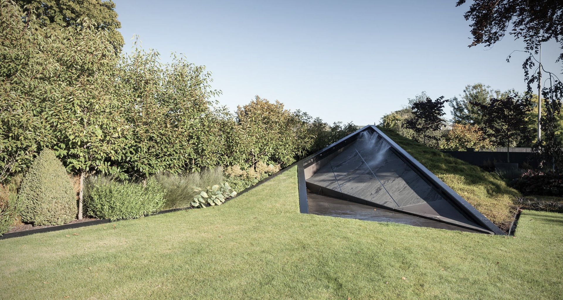 Garage & Water Feature banner