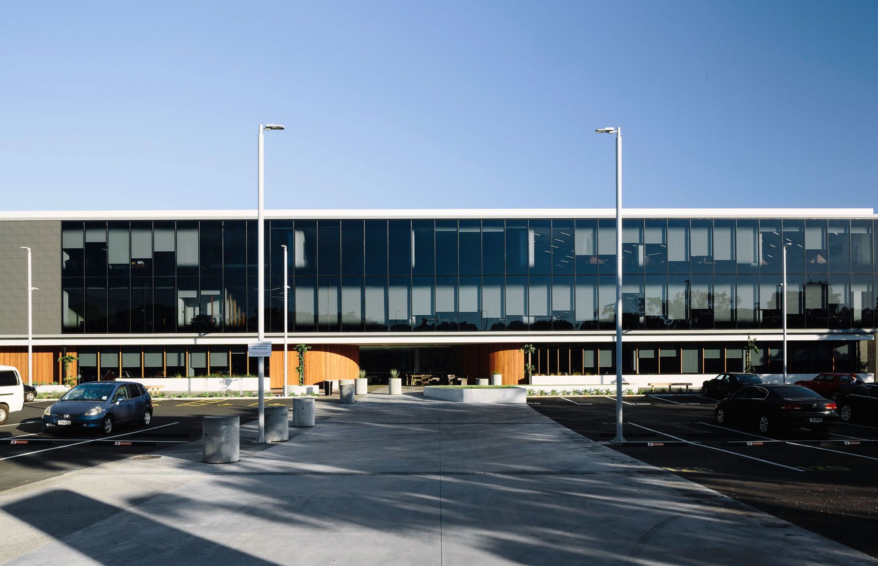 Part of a refurbishment project of a former supermarket site, the new Hamilton offices of Genesis includes a brand new three-storey building, which fronts onto Bryce Street in the city's CBD.