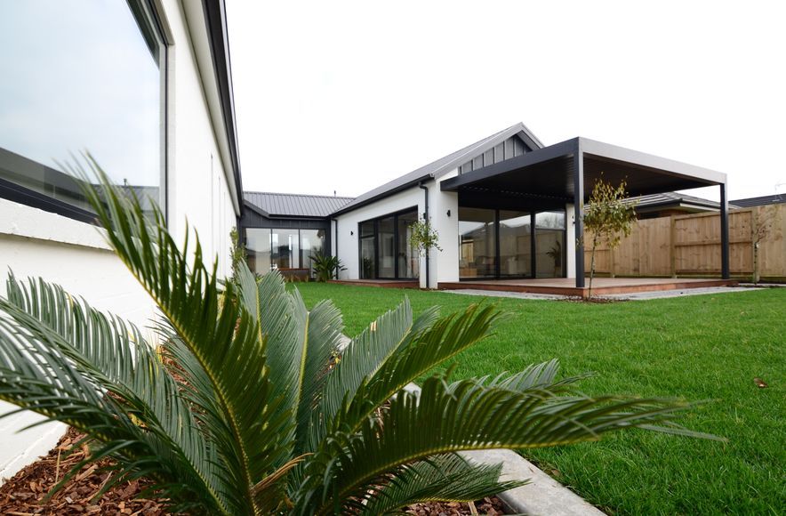 Splayed Pavilion - Flagstaff, Hamilton