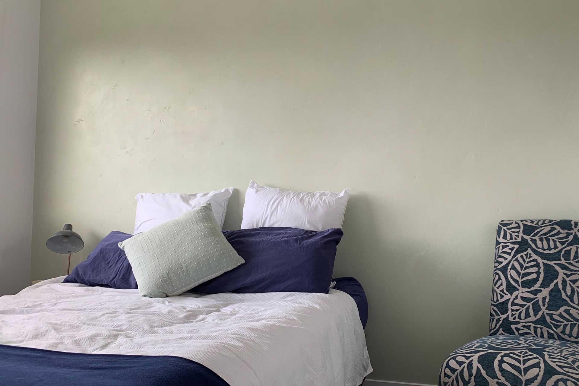 Venetian plaster - Reflects on light