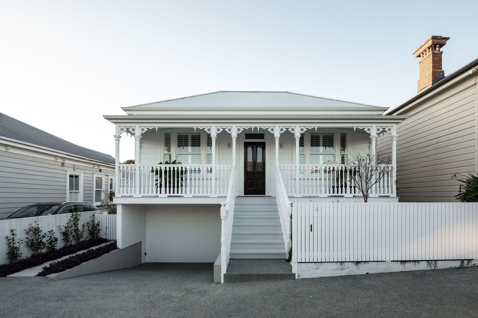 As part of the renovation process, the original heritage details of the Victorian villa were reinstated. Ultimately, the villa was raised 200mm and a basement level excavated to accommodate off-street parking and a two-storey extension at the rear.