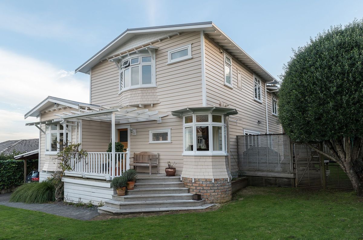 Going Up in Onehunga