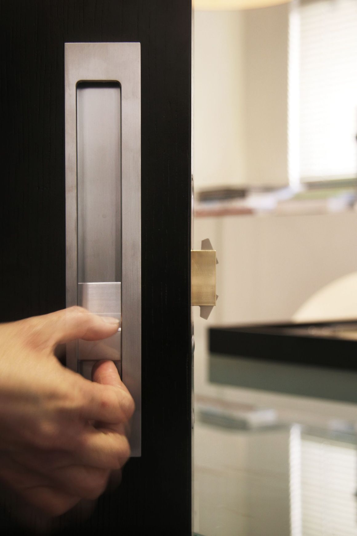 HB1650 Offset Flush Pull Lock for Sliding Doors