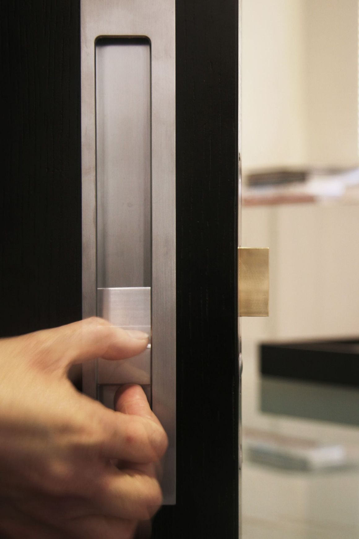 HB1650 Offset Flush Pull Lock for Sliding Doors