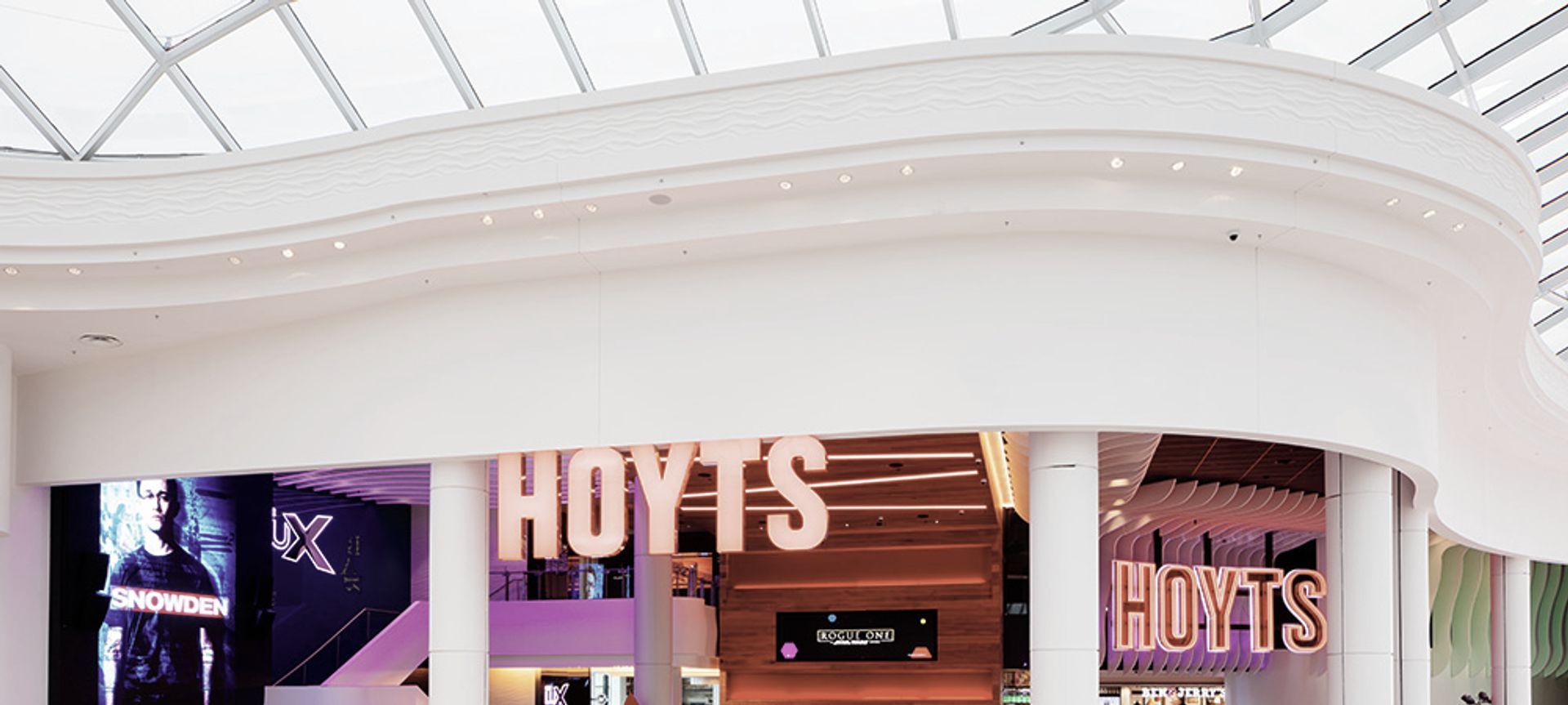 HOYTS AU, Chadstone Pillars banner