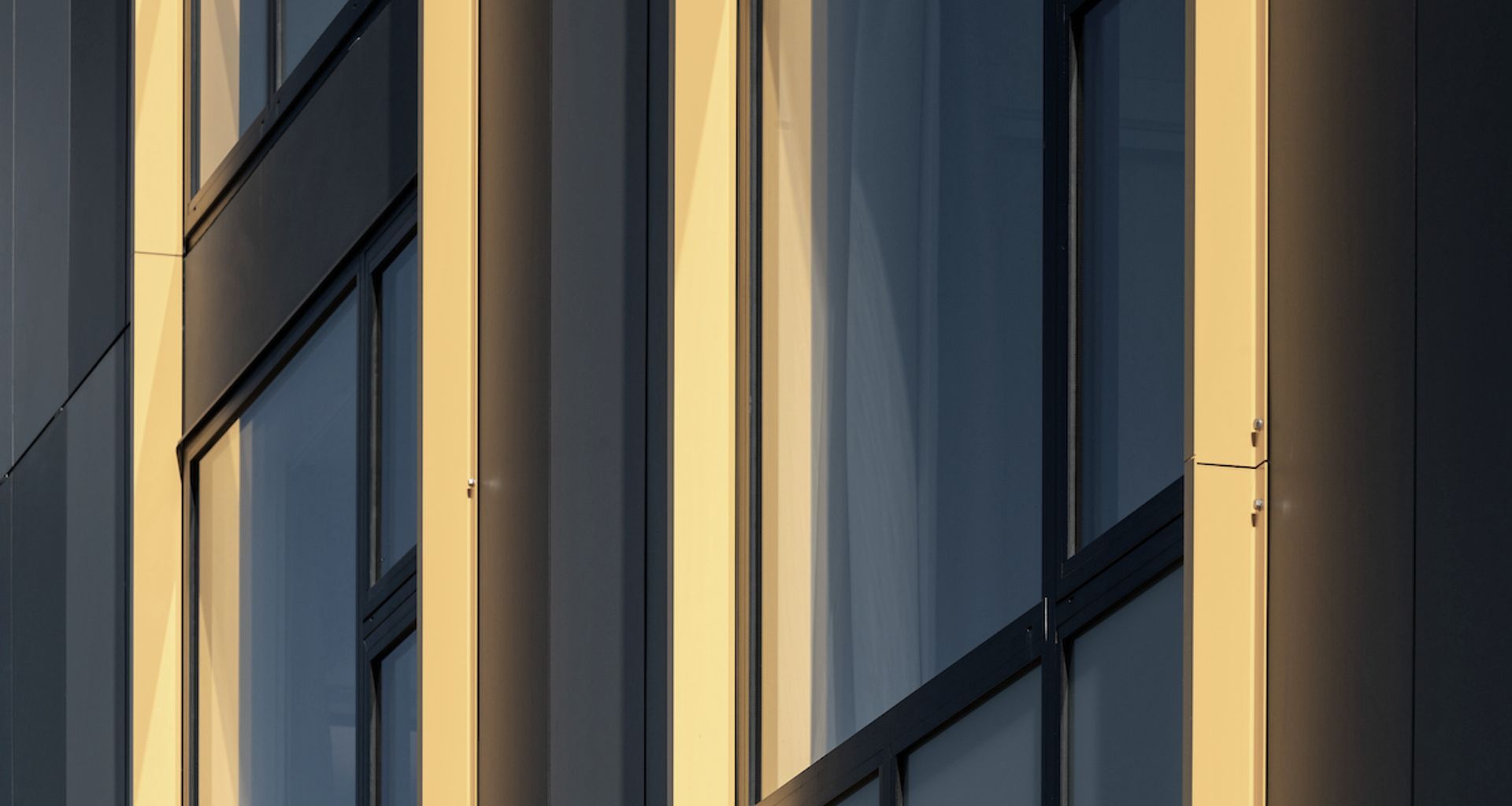 Hanson St Apartments banner