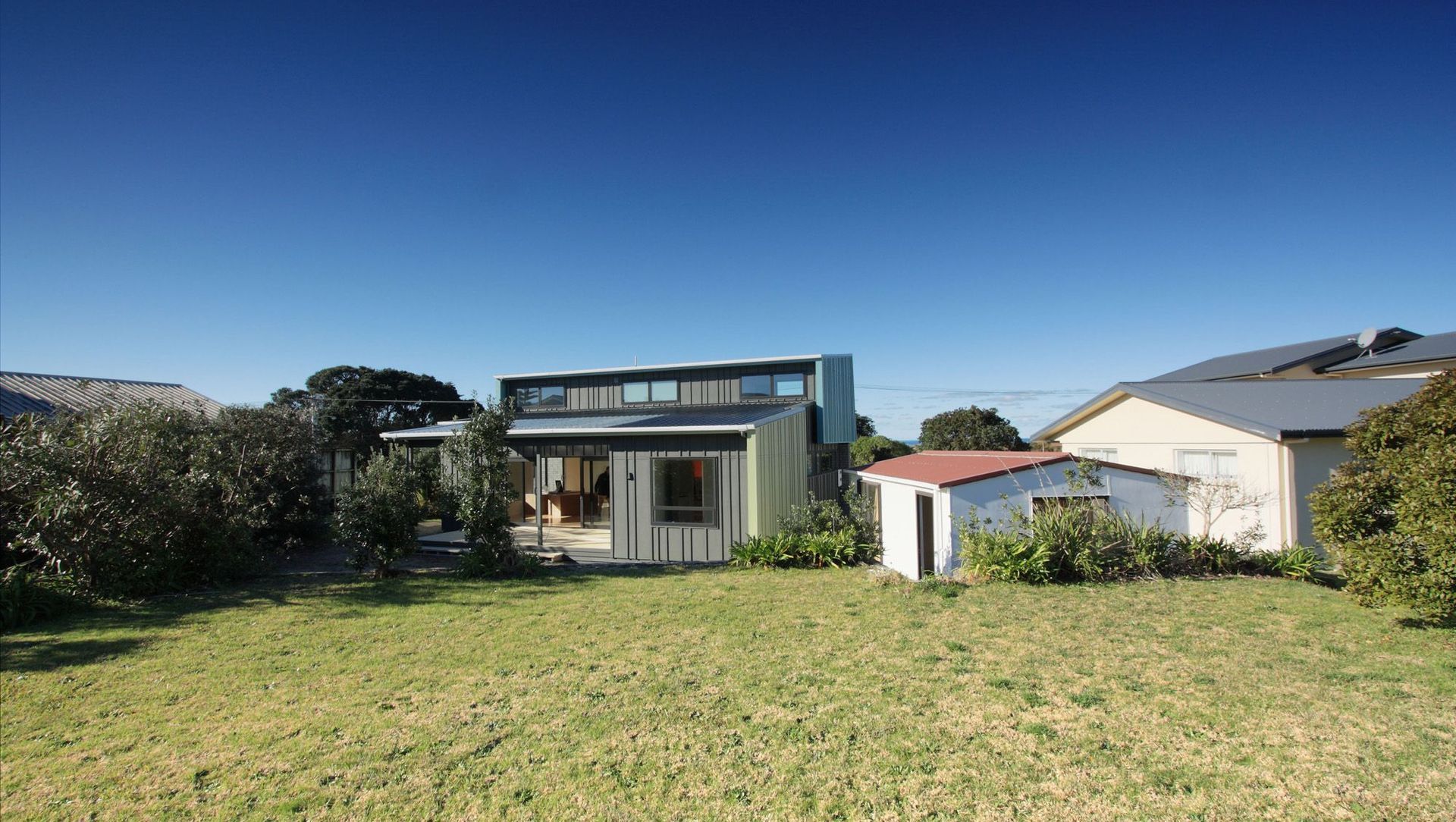 Harvey Beach House banner