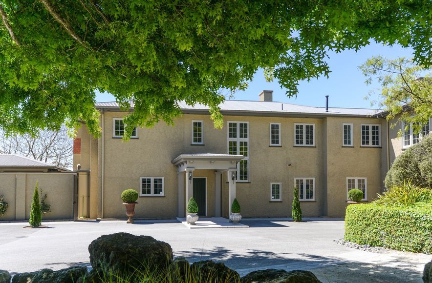 Summerlee, Hawkes Bay Lodge