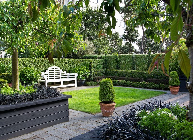 Highwic: formal apartment garden