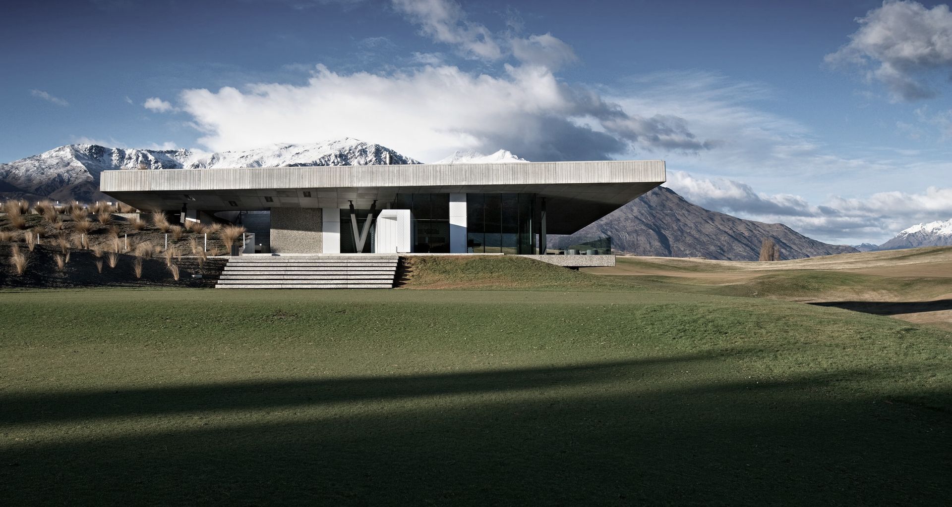 Michael Hill Golf Clubhouse banner