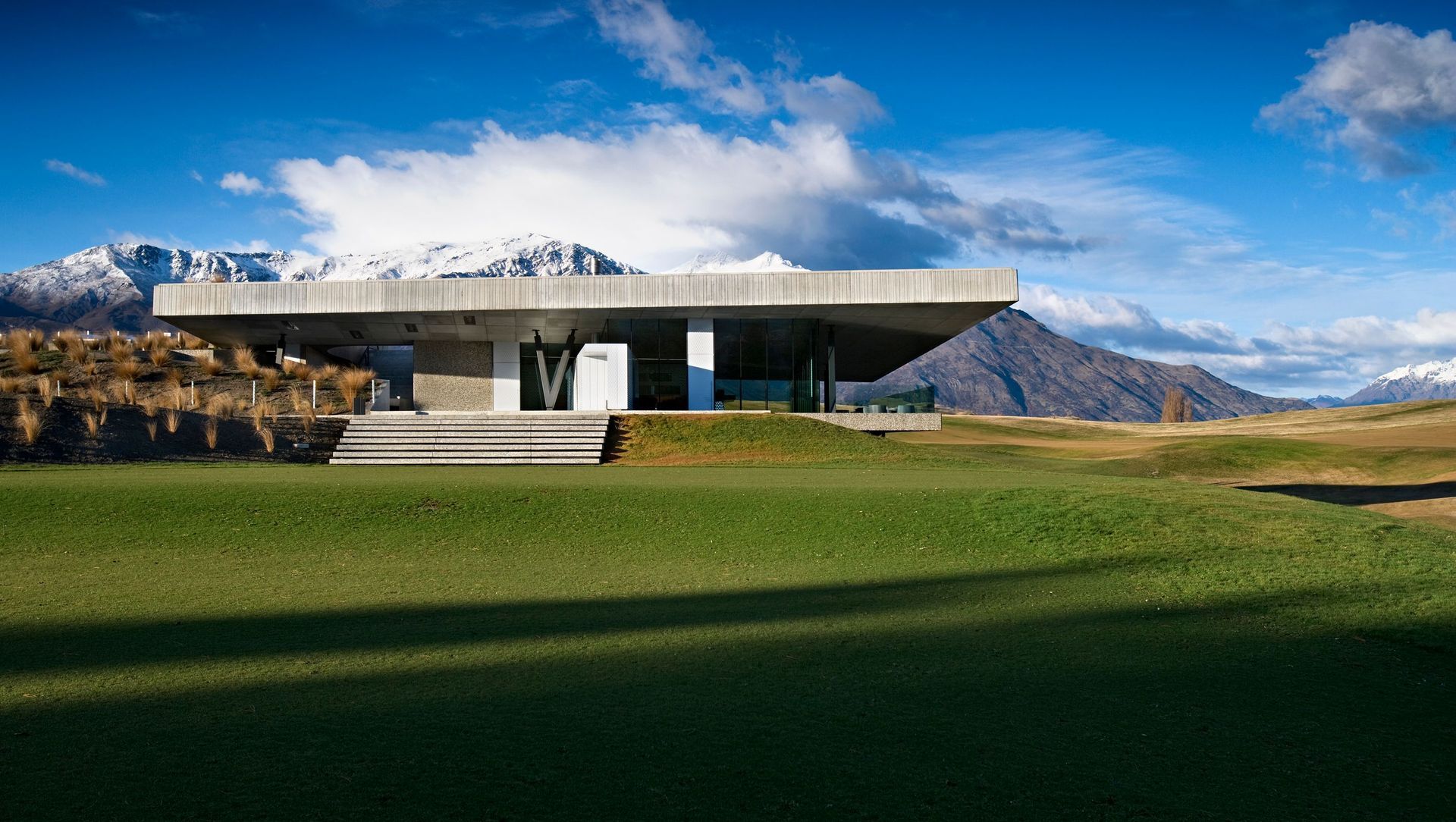 Michael Hill Golf Clubhouse banner