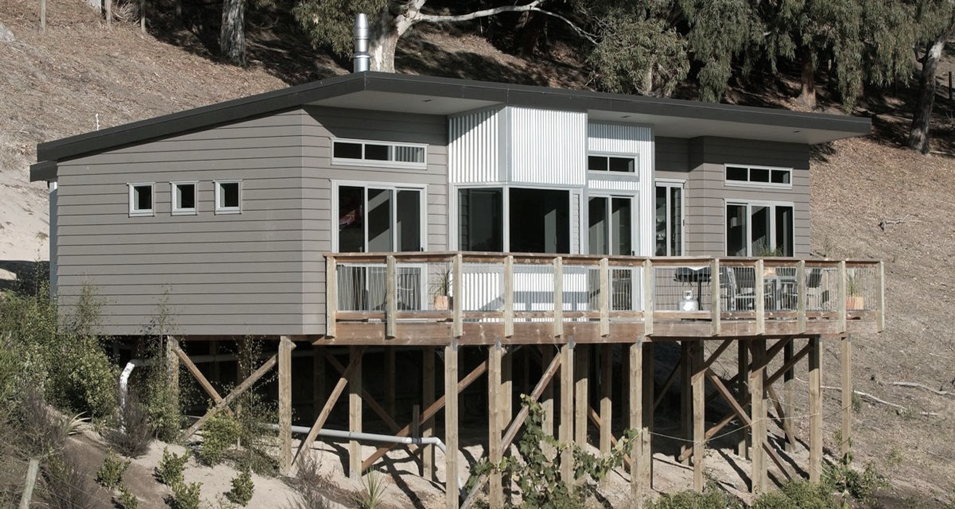 Hillside Homestay banner
