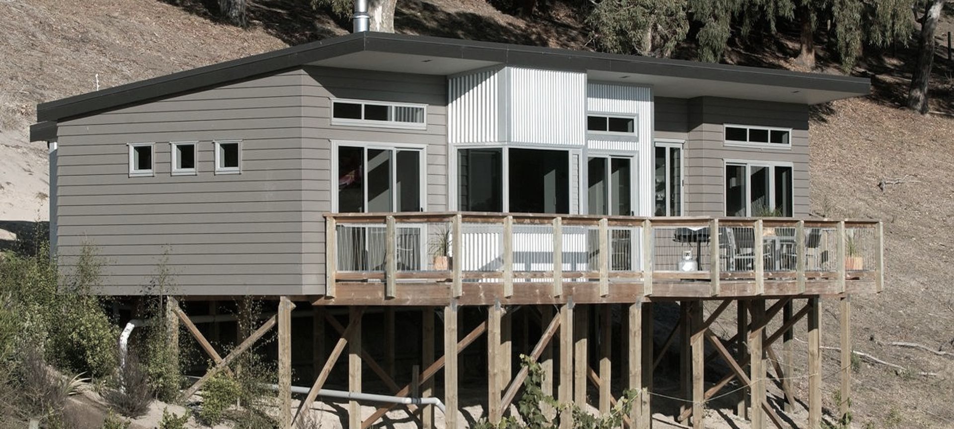 Hillside Homestay banner