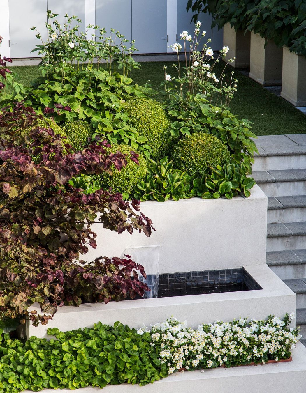 Beautiful water feature &amp; focal point