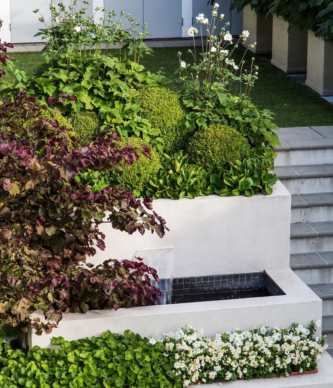 Beautiful water feature &amp; focal point