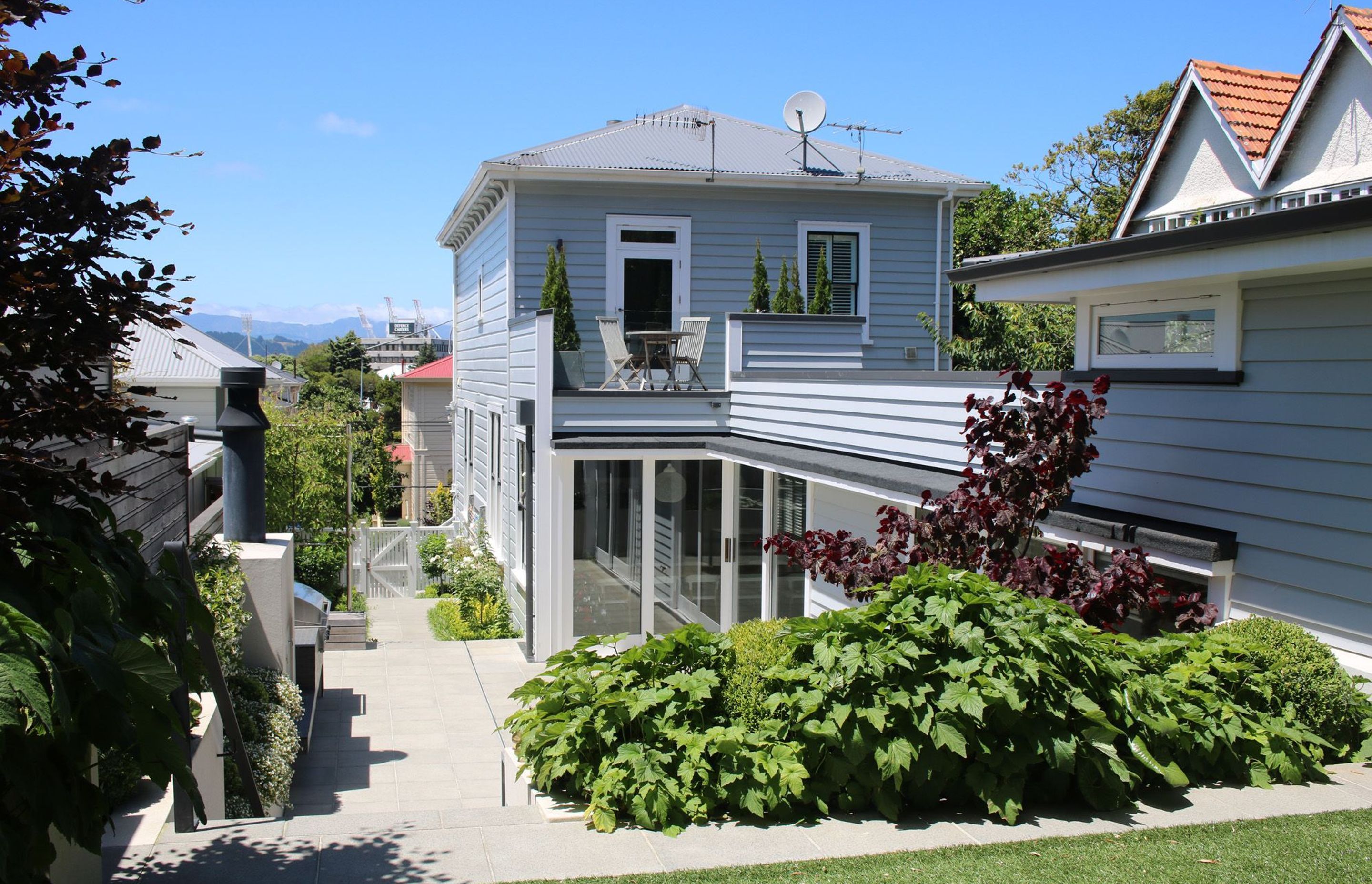 Looking back towards the house from the top terrace. Architecture & associated landscape architecture by Tse : Wallace Architects.