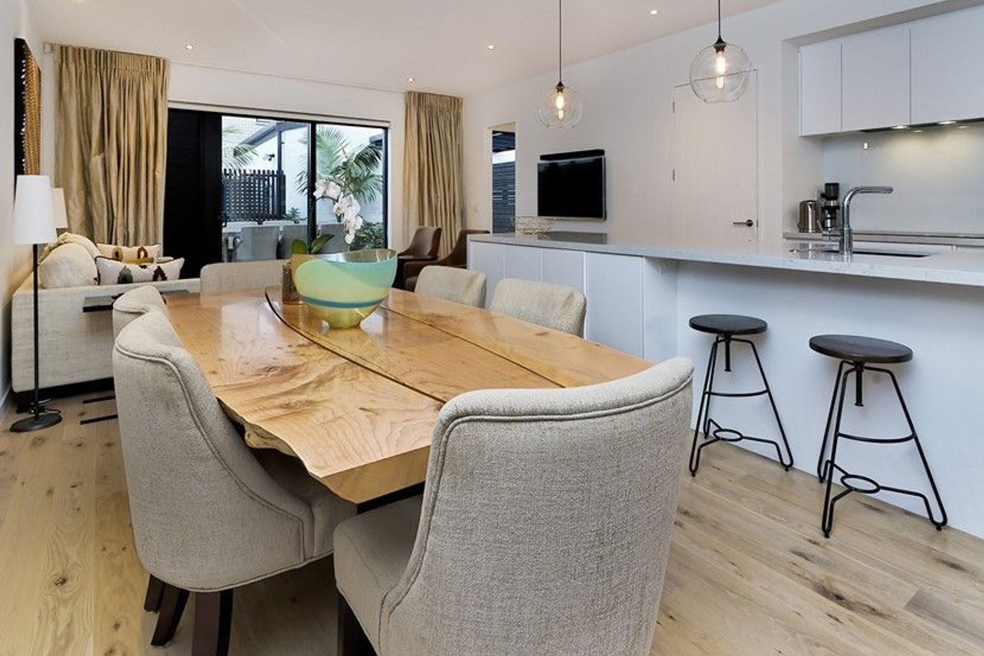 Hobsonville V - Solid American White Oak Flooring finished w/ clear waterborne polyurethane