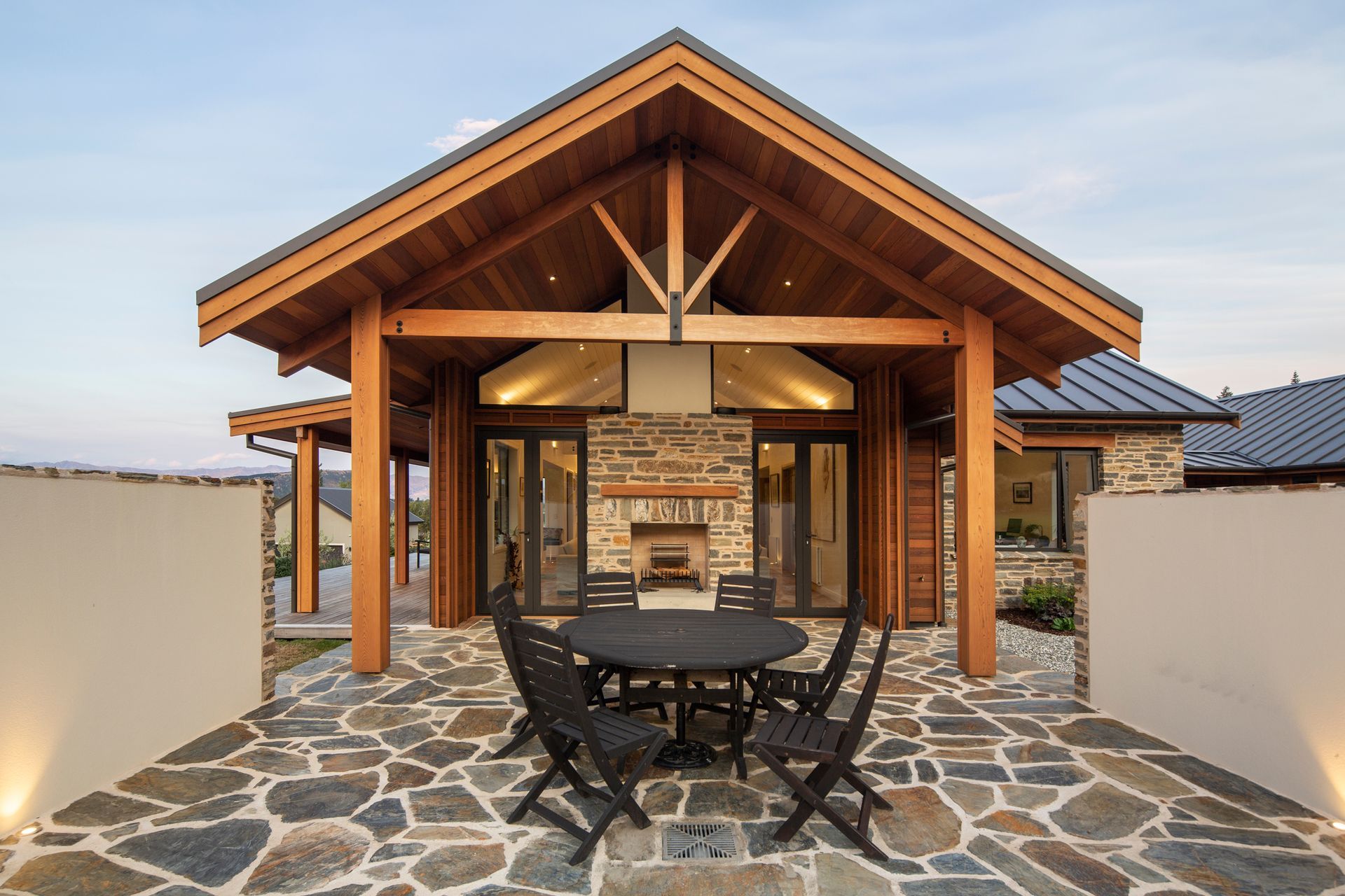 The mix of timber and stone is part of the Otago aesthetic but also resonates with the owners who are originally from Scotland.