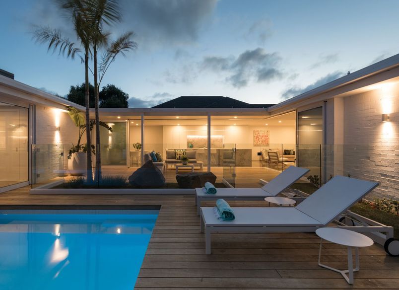 Hollywood House - Takapuna