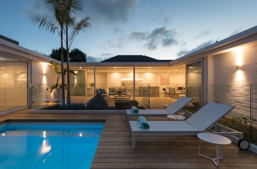 Hollywood House - Takapuna