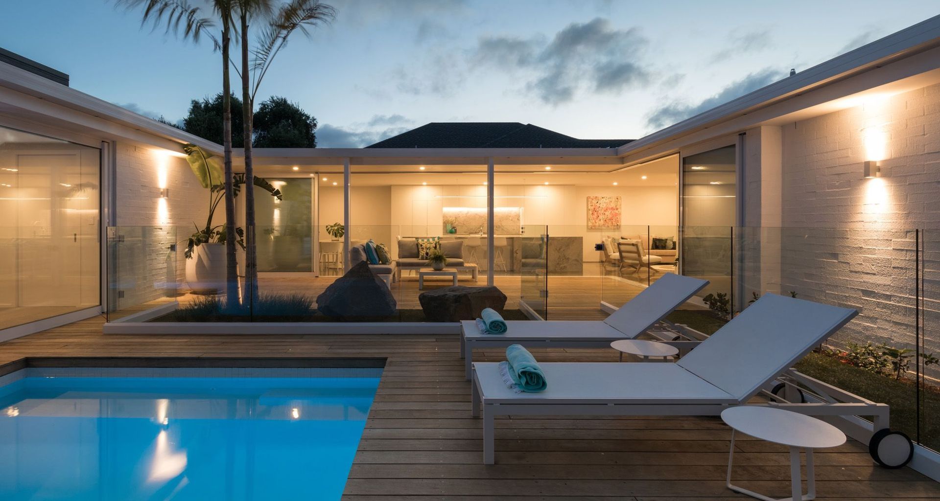 Hollywood House - Takapuna banner
