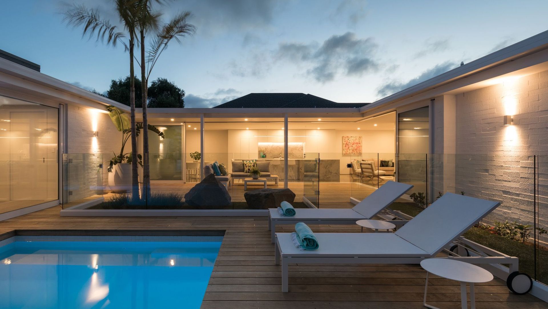 Hollywood House - Takapuna banner