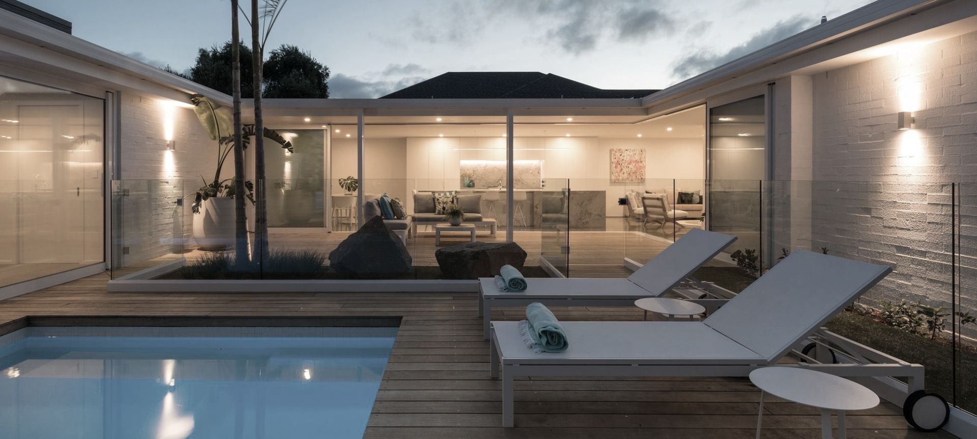 Hollywood House - Takapuna banner