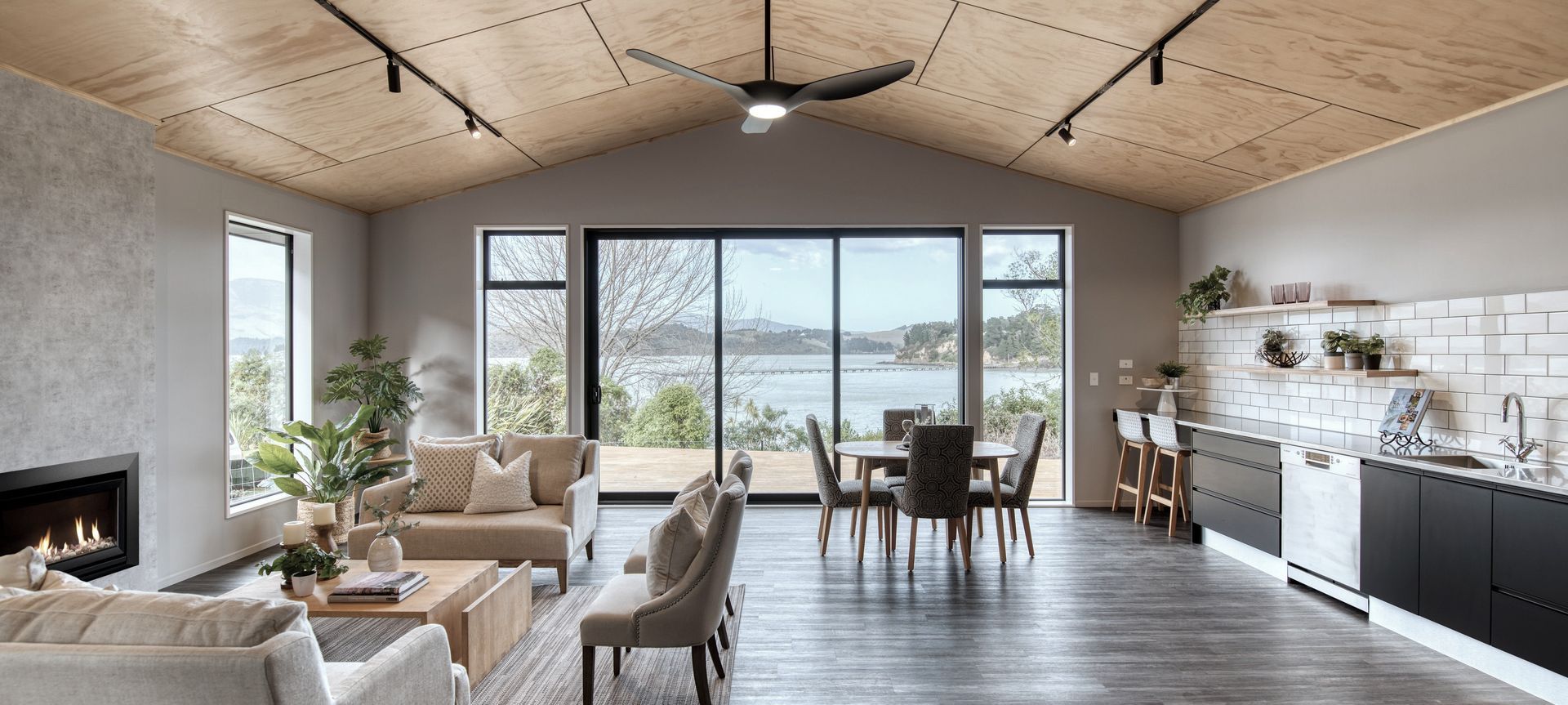Home by the Sea, Governors Bay banner
