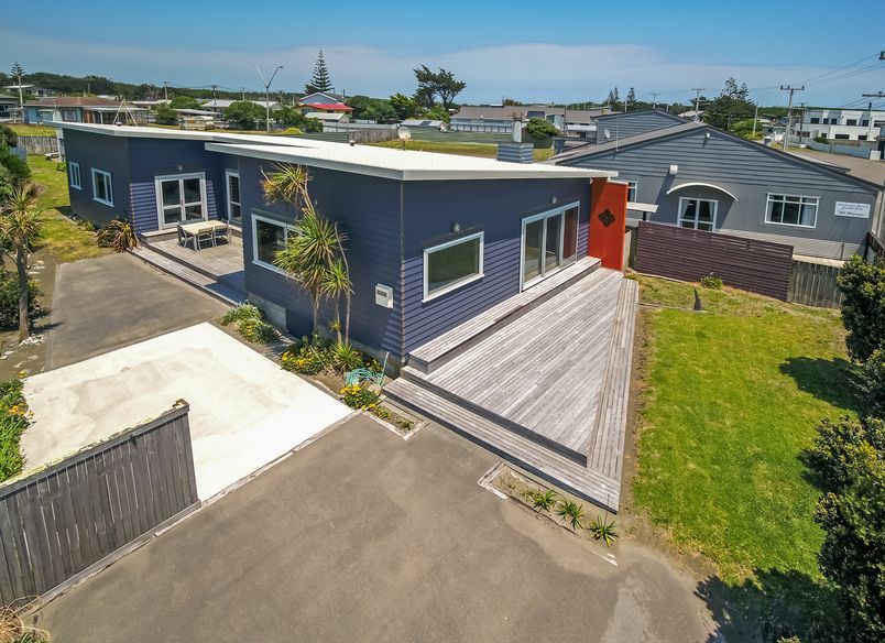 Homely Himatangi Getaway