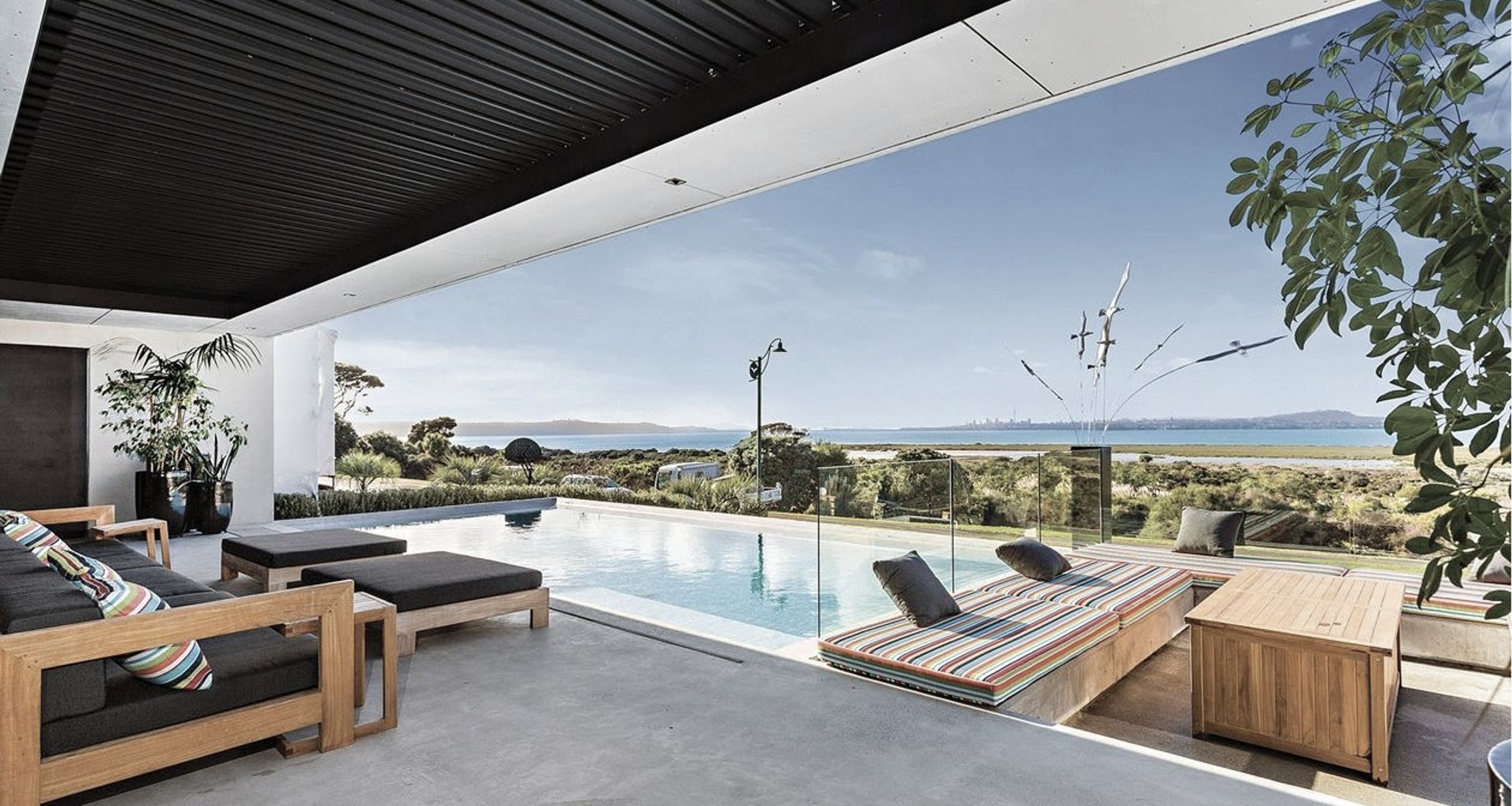 House of the Year banner