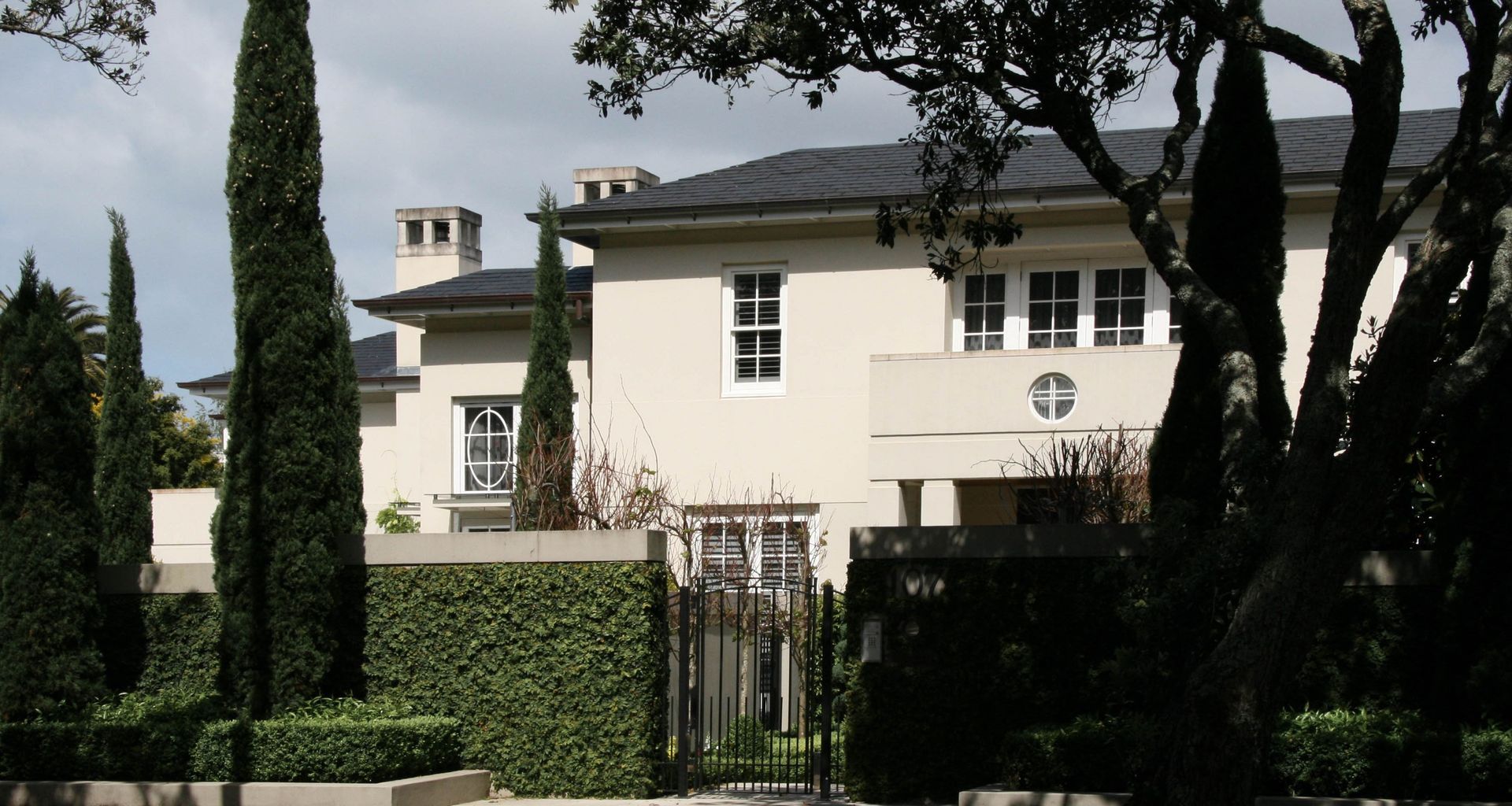 House for NZ Prime Minister banner