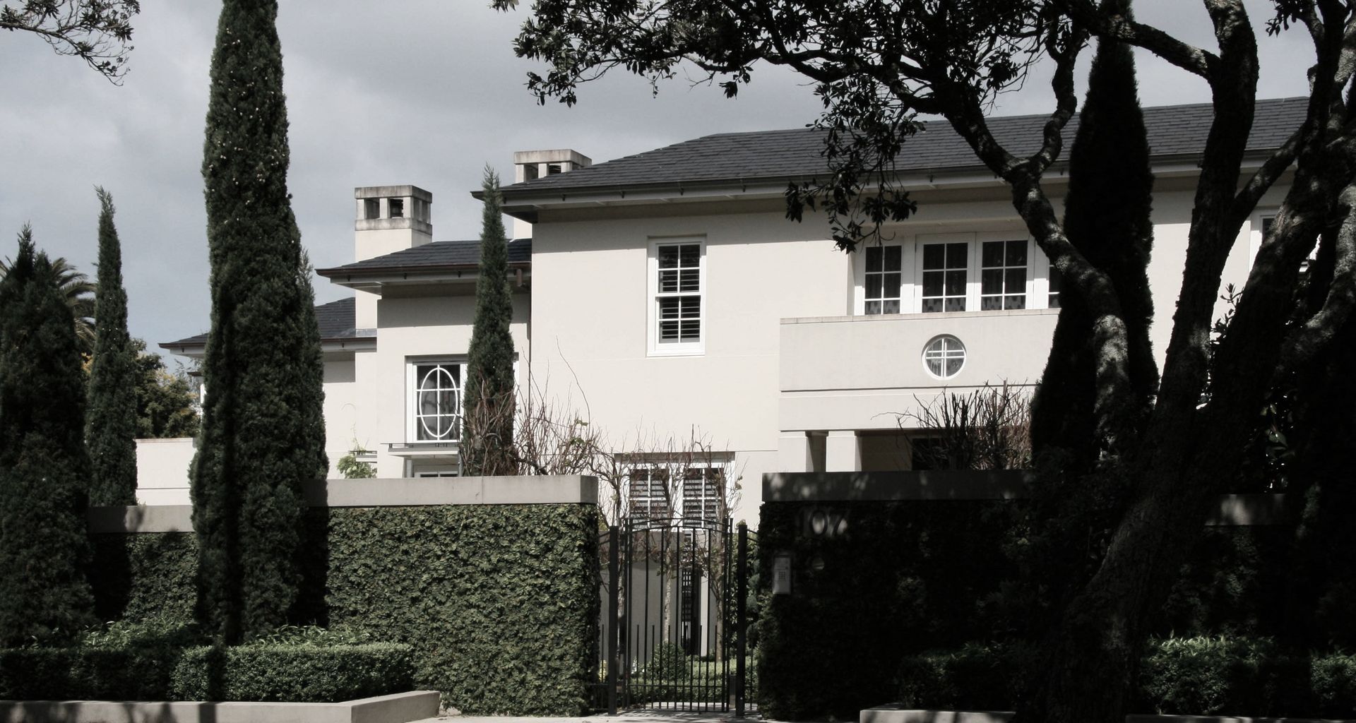 House for NZ Prime Minister banner