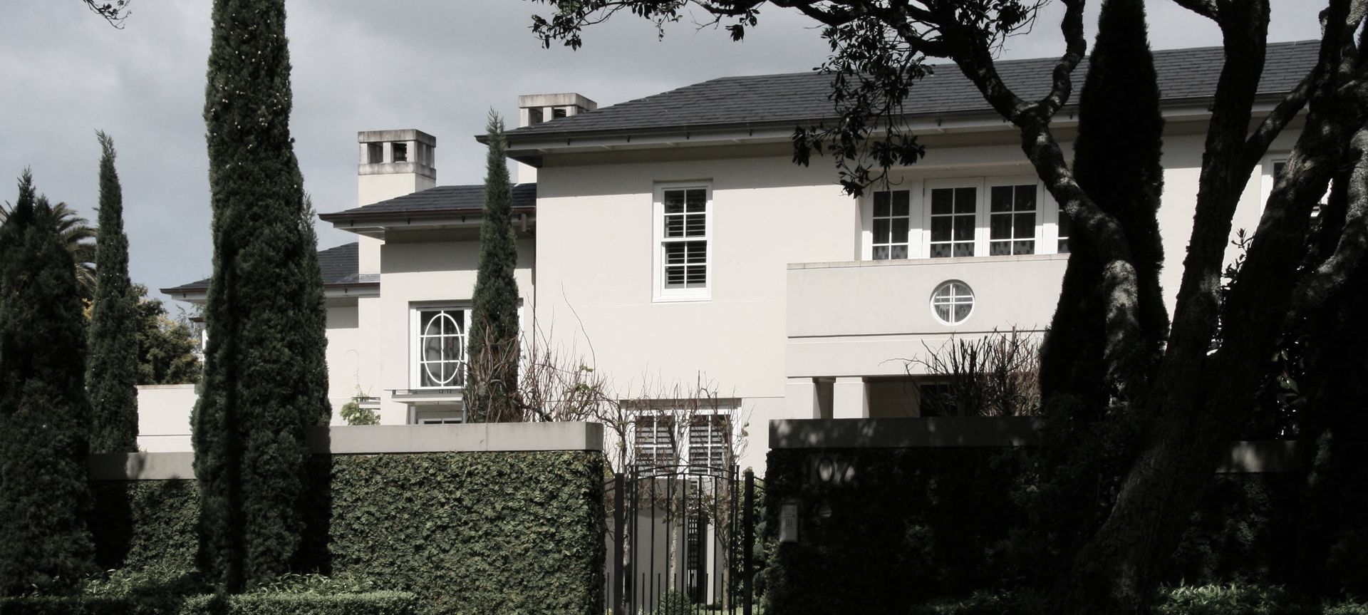 House for NZ Prime Minister banner
