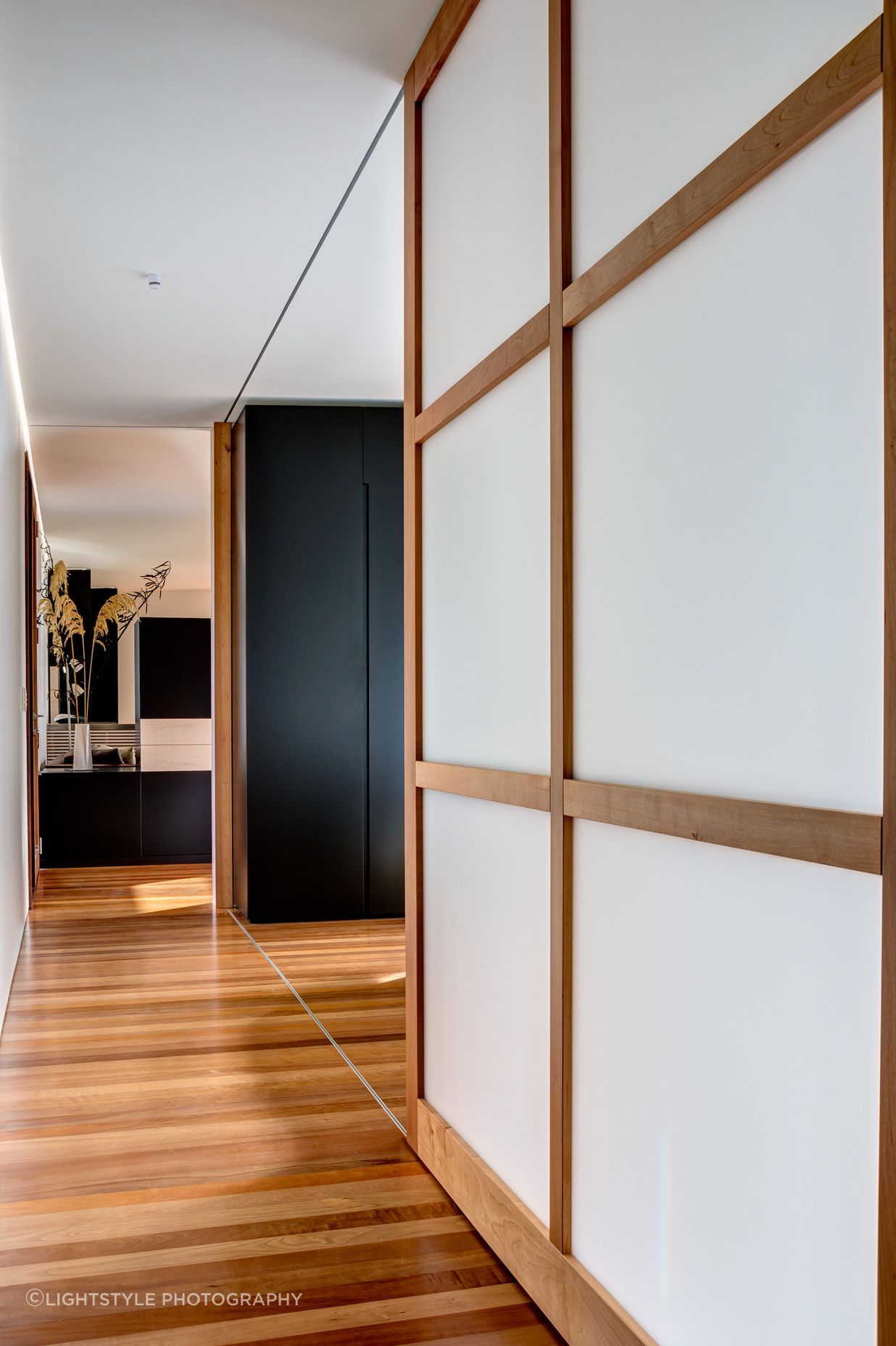 Two doors over three rooms 