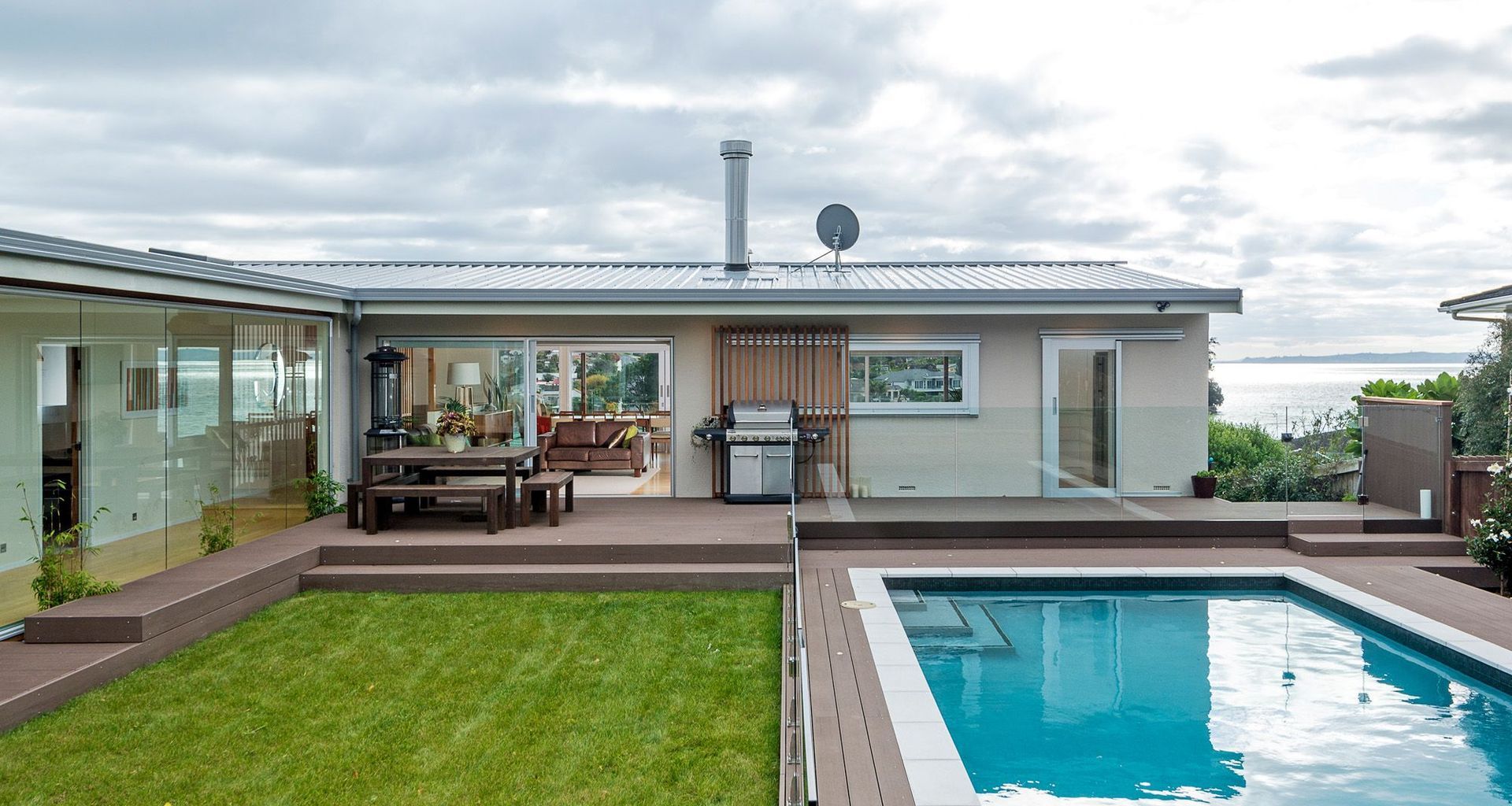 Howick Beach House banner