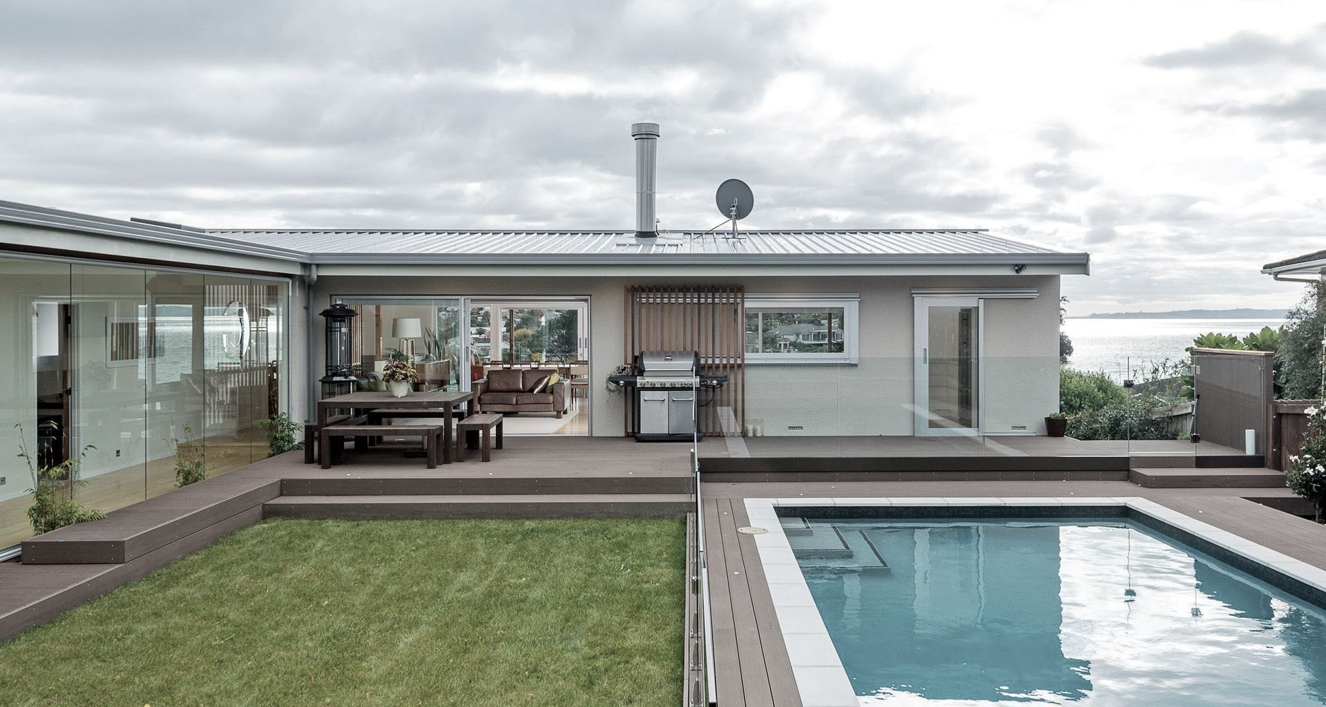 Howick Beach House banner