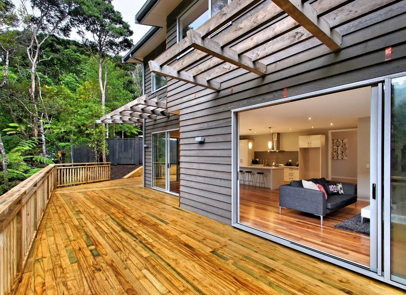 Huia Rd, Titirangi