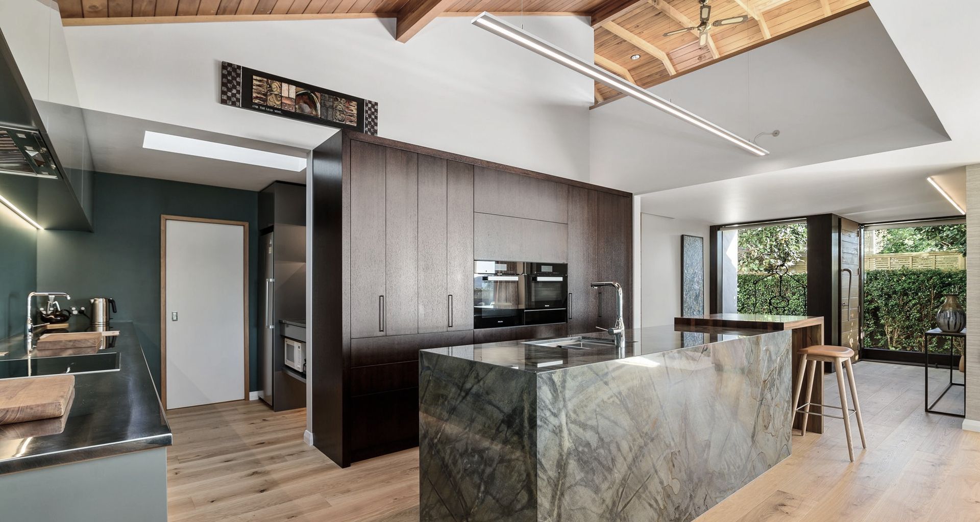 Hunt Kitchen & Joinery banner
