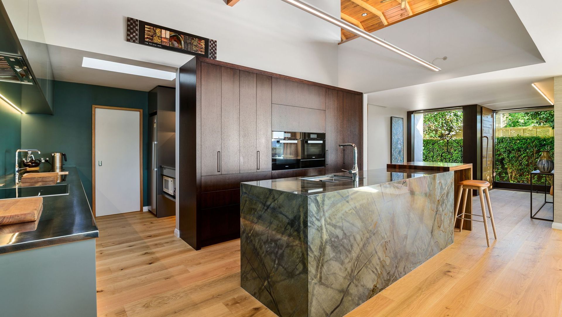 Hunt Kitchen & Joinery banner