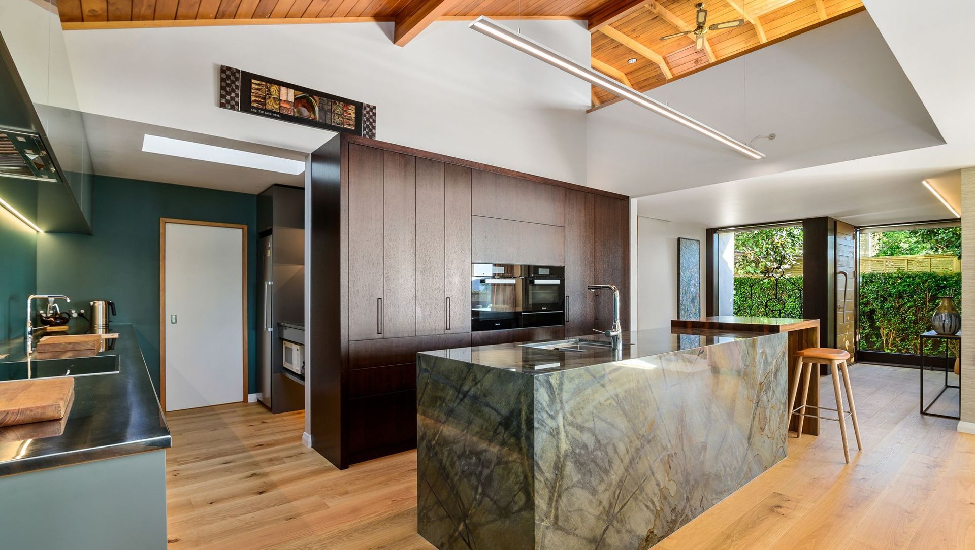 Hunt Kitchen & Joinery banner