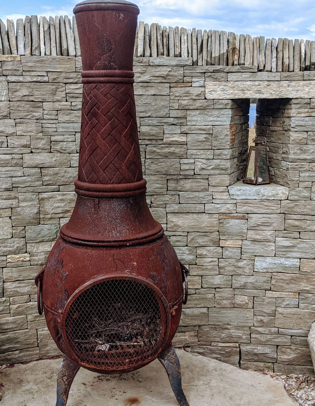 Stone wall with chiminera