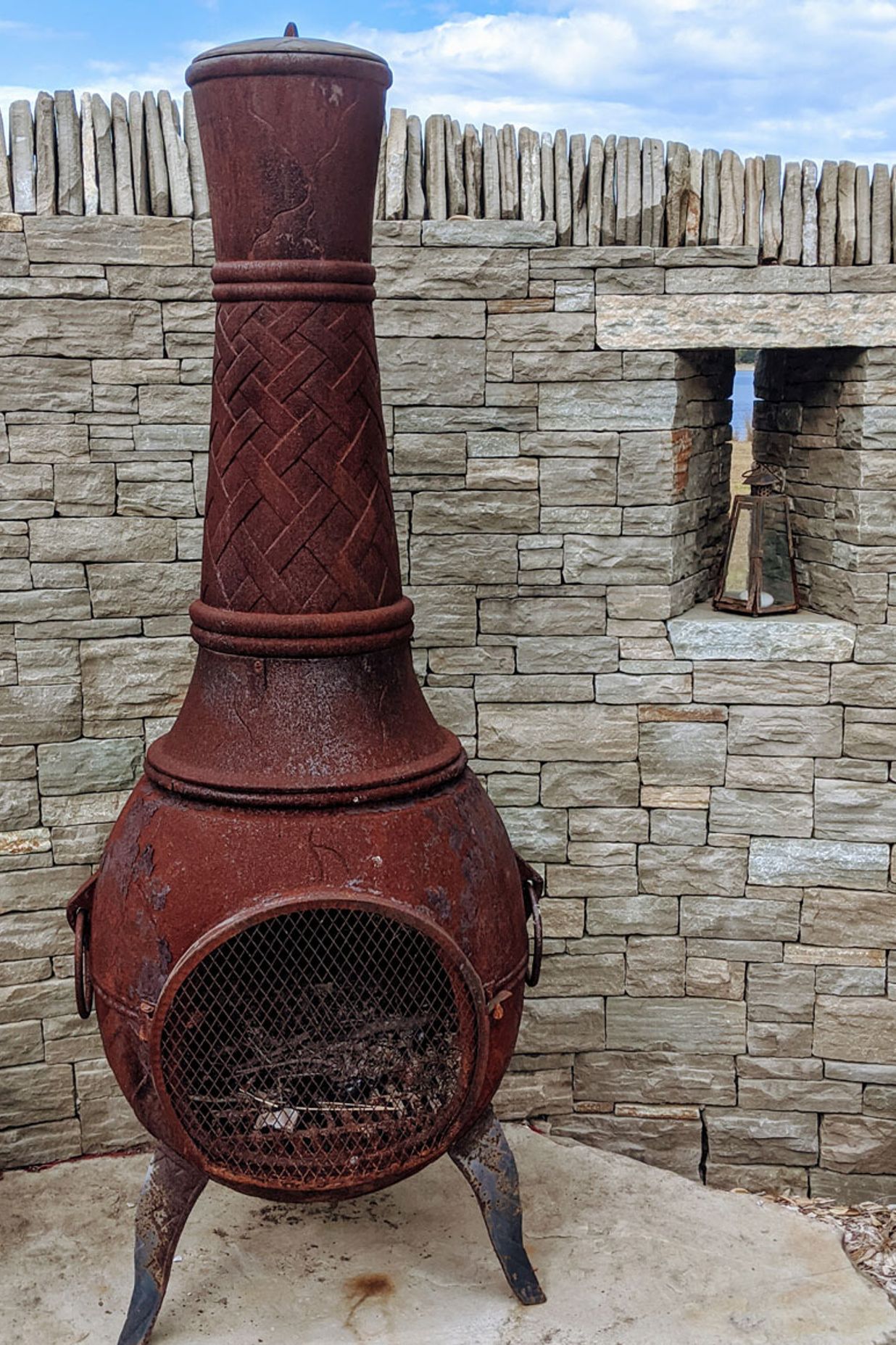 Stone wall with chiminera