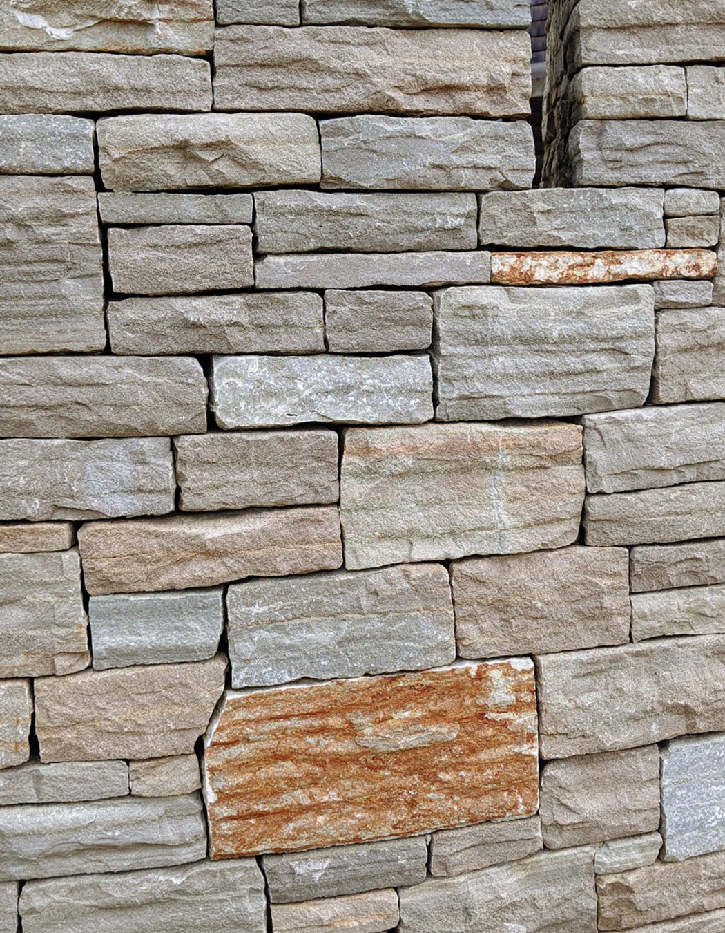 Rich colours and textures of Paradise Stone