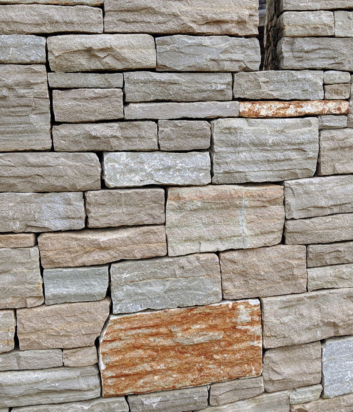 Rich colours and textures of Paradise Stone