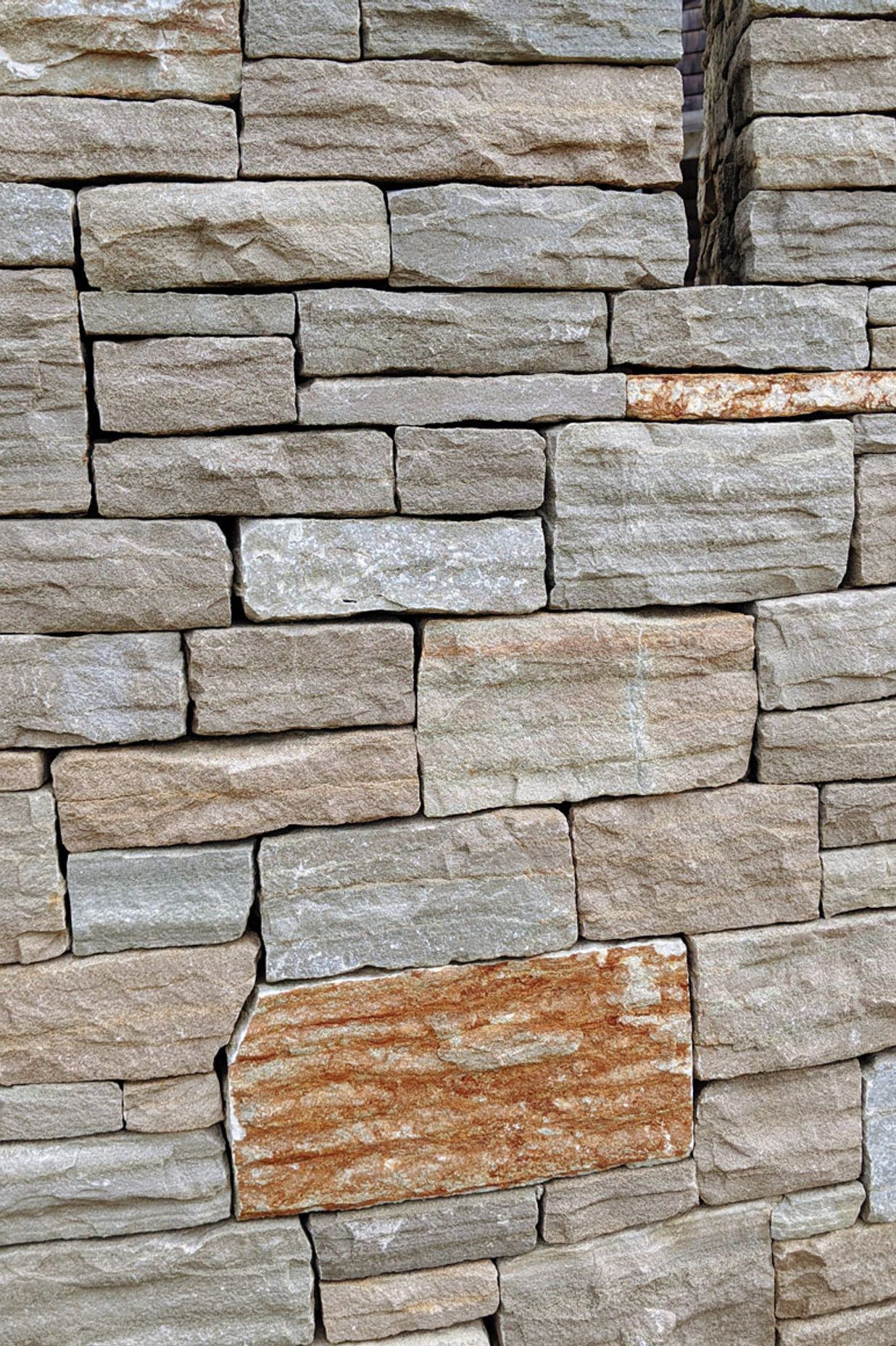 Rich colours and textures of Paradise Stone