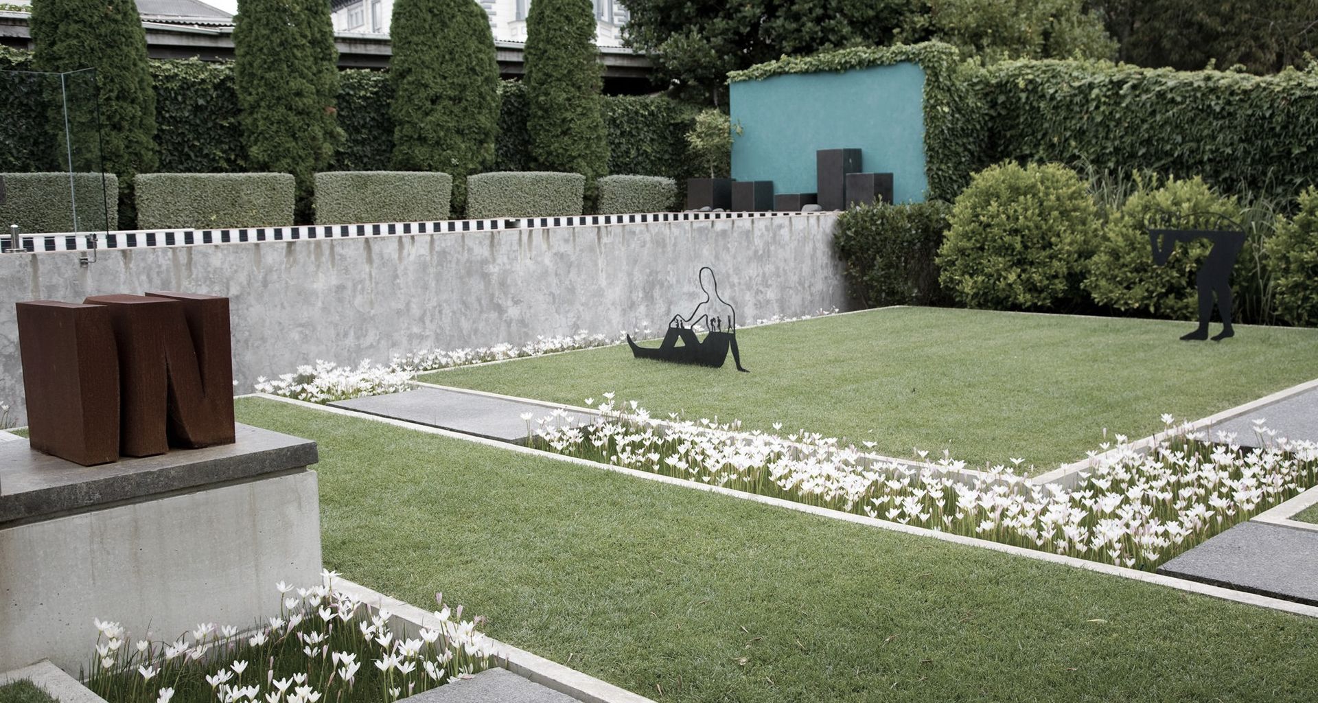 Entertainer's Garden & Pool - Remuera banner