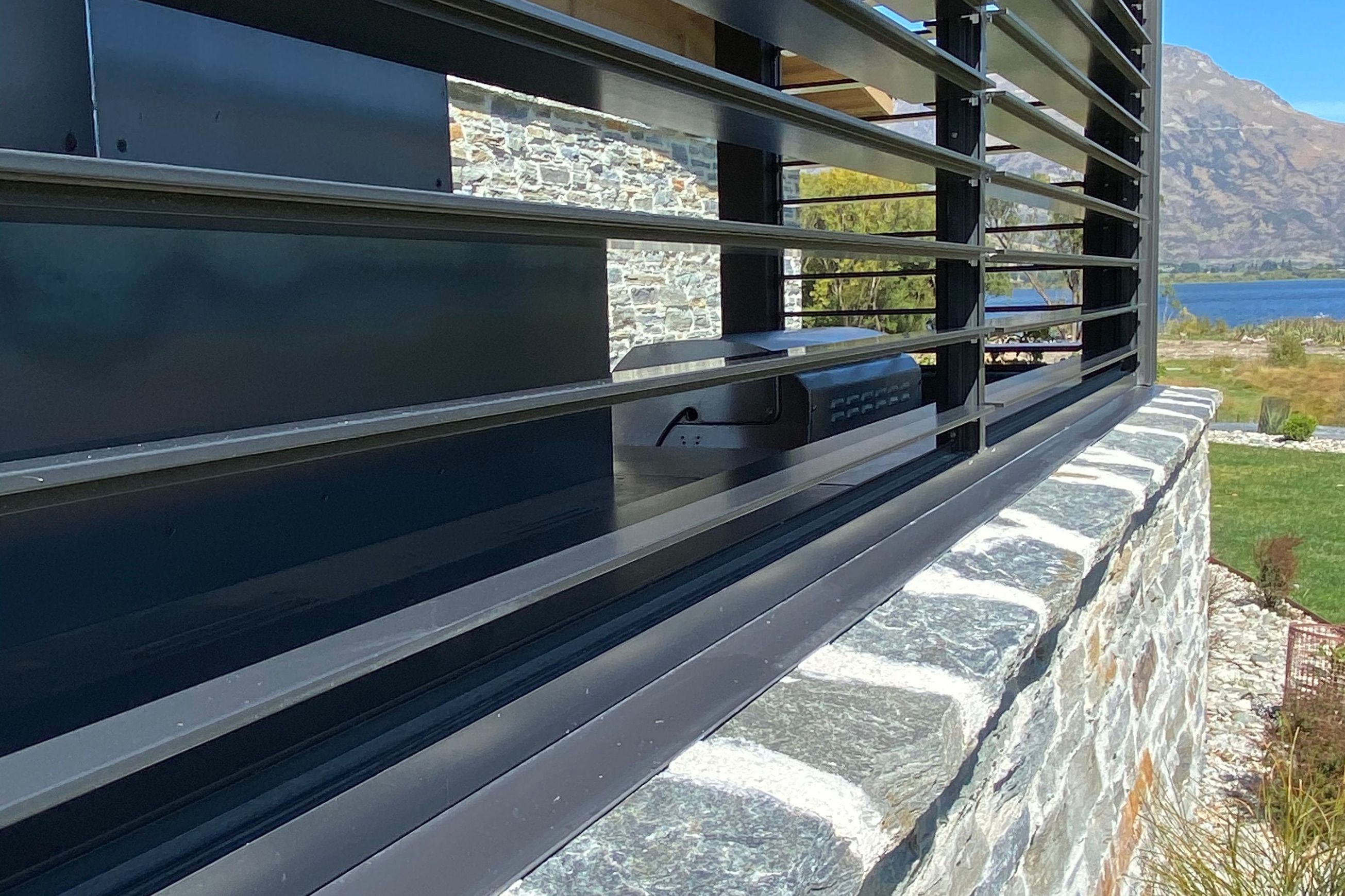 Locarno Operable Horizontal Louvres
