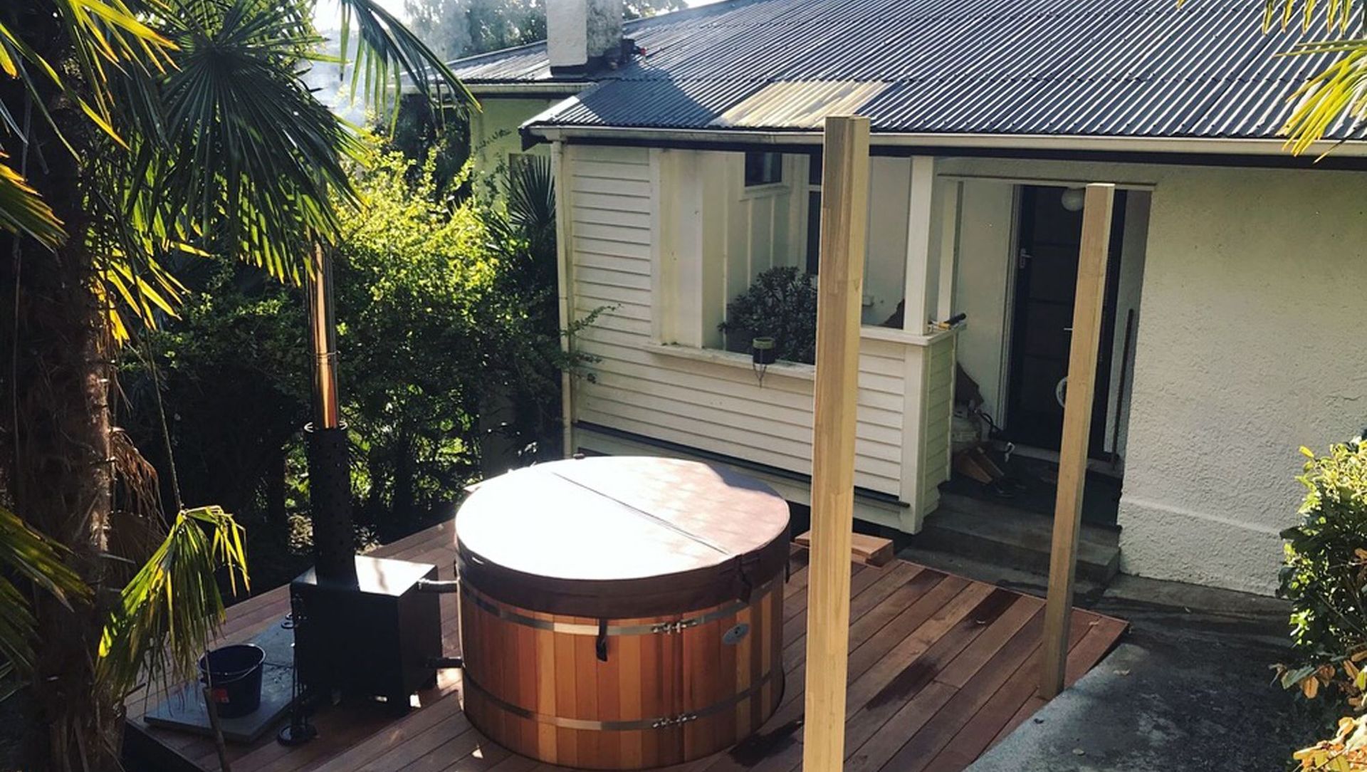 Endeavour Street Deck and Spa area banner