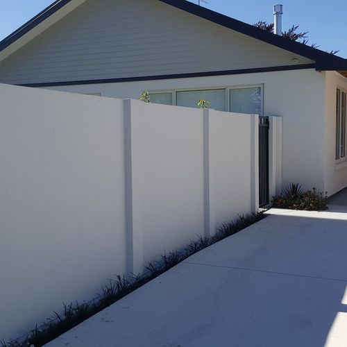 INTEGRA Lightweight Concrete Fencing System